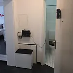 Modern For Business & - Apolonialiving Apartman