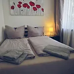 Apartman Modern For Business & - Apolonialiving *
