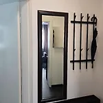 Apartman Modern For Business & - Apolonialiving