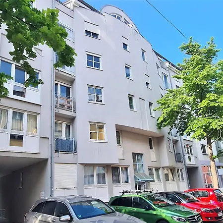 Modernes Und Gemütliches In Karlsruhes Zentrum - Apolonialiving