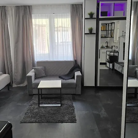 Apartment Modern For Business & - Apolonialiving